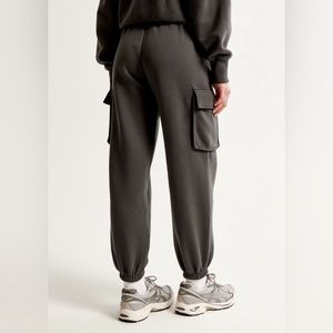 Abercrombie Essential Oversized Cargo Sunday Sweatpant